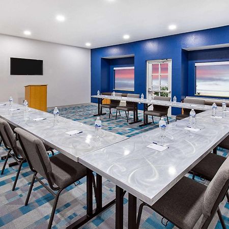 Microtel Inn And Suites By Wyndham Opelika Exteriér fotografie