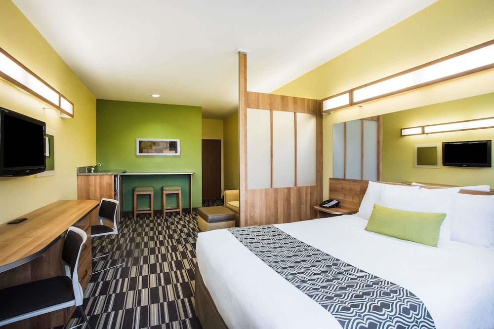Microtel Inn And Suites By Wyndham Opelika Exteriér fotografie