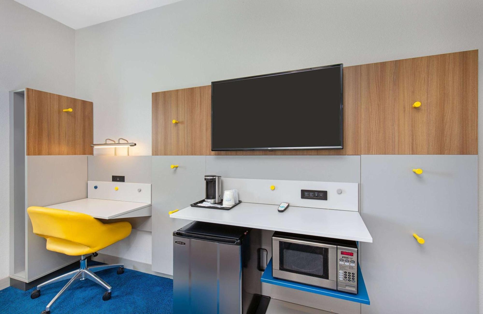 Microtel Inn And Suites By Wyndham Opelika Exteriér fotografie