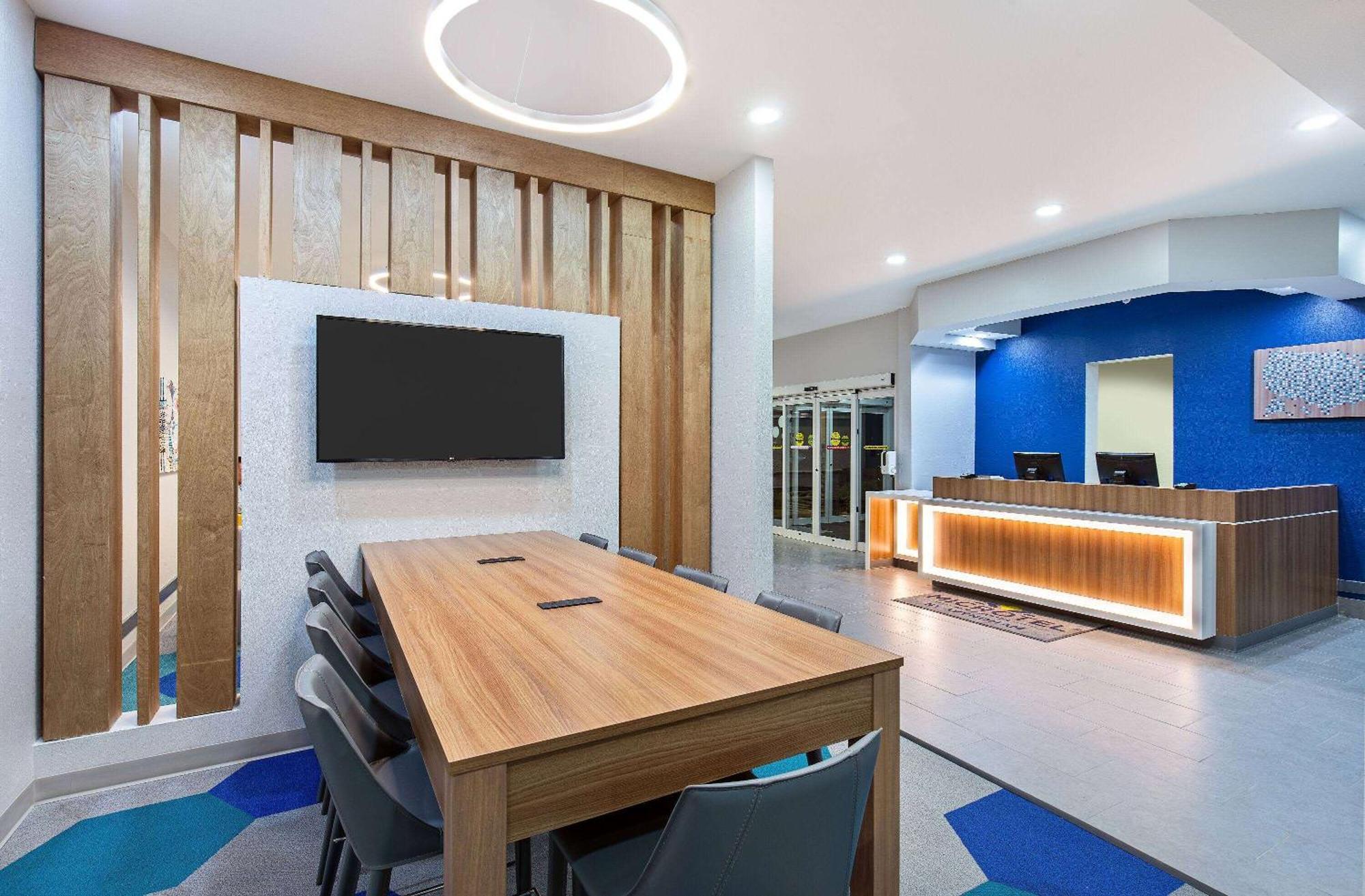 Microtel Inn And Suites By Wyndham Opelika Exteriér fotografie