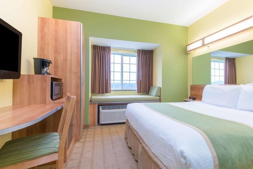 Microtel Inn And Suites By Wyndham Opelika Exteriér fotografie